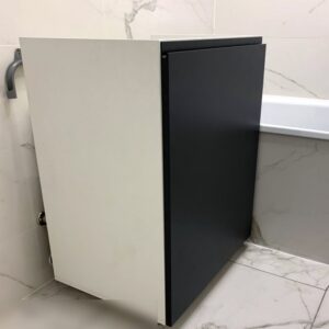 Напольная тумба в ванную с фасадом из крашеного МДФ под будущую установку каменной столешницы сверху