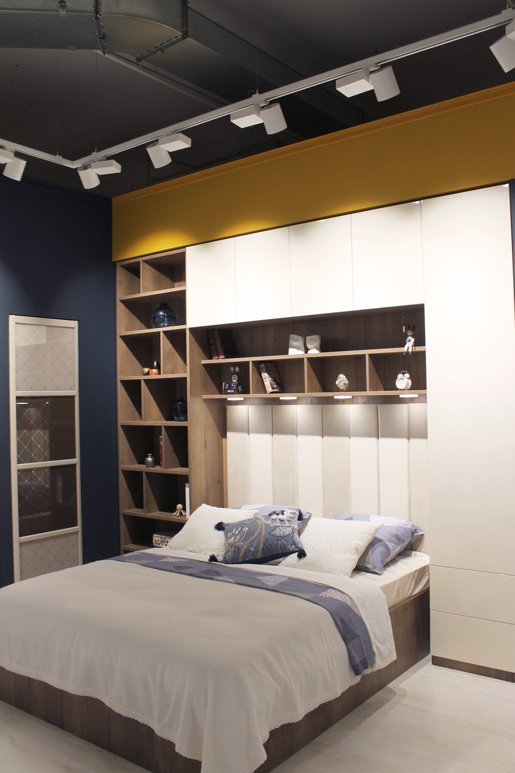 Стеллаж в спальню — изображение 3